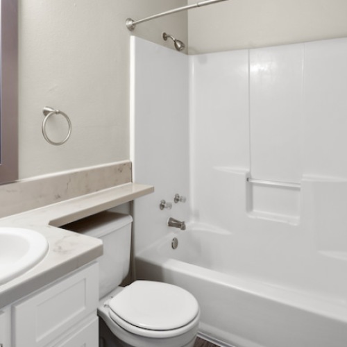 1  BR, 1BA - Renovated